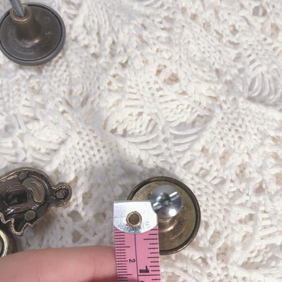 3/$15 🌻 Vintage Drawer Pulls Hardware for Dresser - Picture 9 of 9